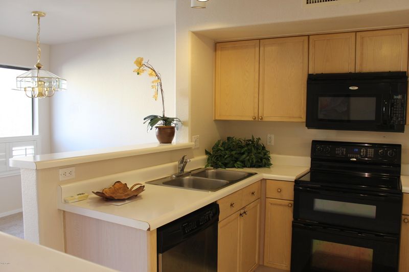 1130 W Windjammer Dr, Gilbert, AZ 85233