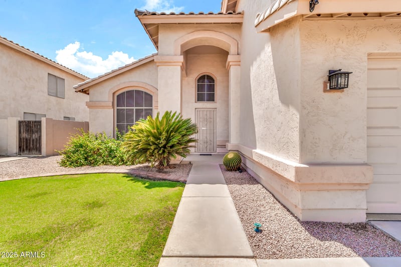 1131 Goldfinch Way, Chandler, AZ 85286