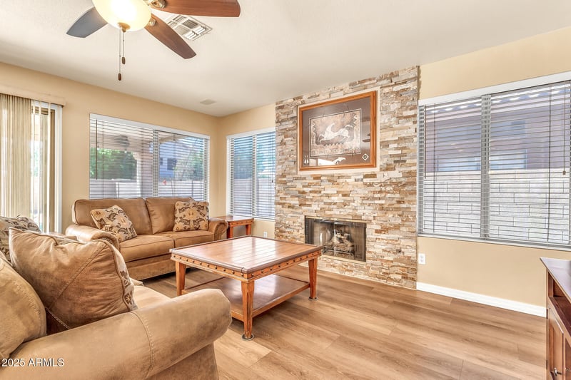 1131 Goldfinch Way, Chandler, AZ 85286