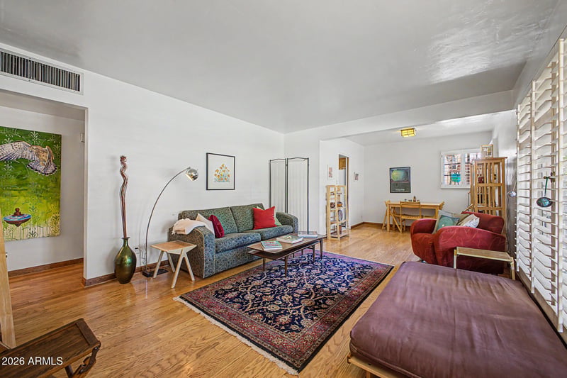 1132 E Flynn Ln, Phoenix, AZ 85014