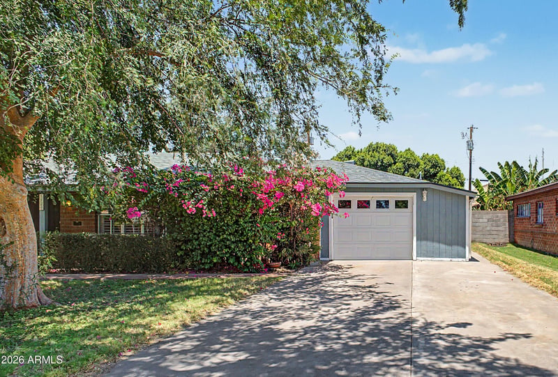 1132 E Flynn Ln, Phoenix, AZ 85014
