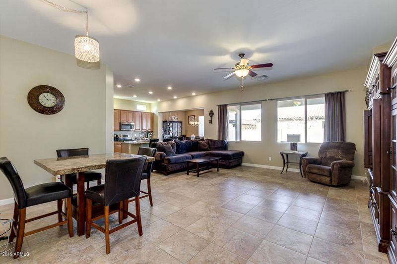 1132 E Holbrook Ct, Gilbert, AZ 85298