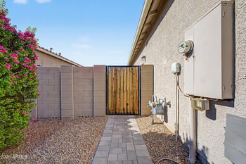 1132 Holland Park Dr, Gilbert, AZ 85297