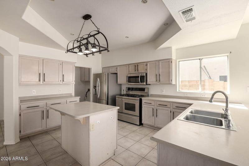 11330 Rosewood Dr, Avondale, AZ 85392