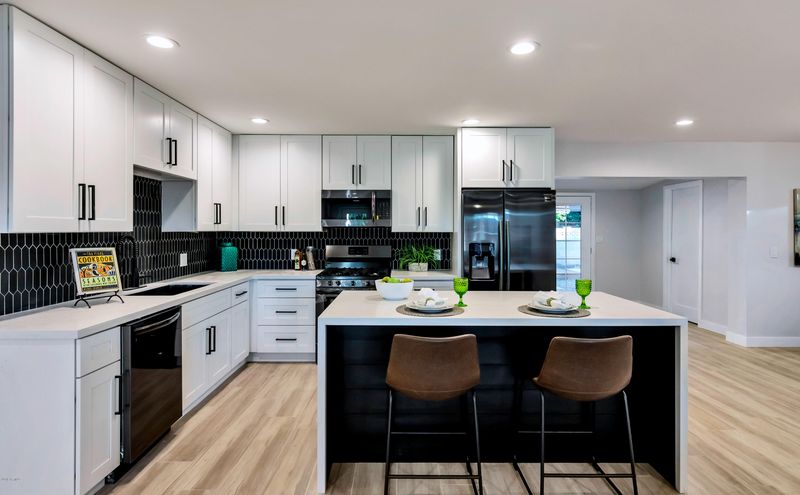 1134 E El Caminito Dr, Phoenix, AZ 85020