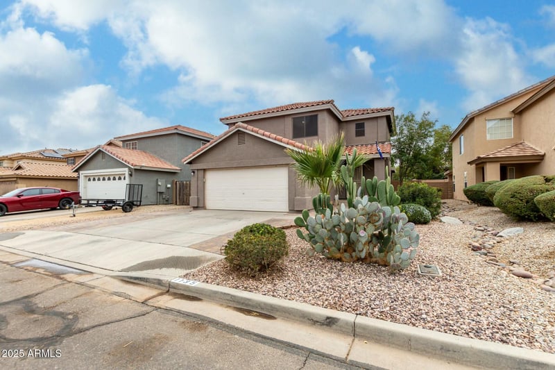 1135 Desert Holly Dr, San Tan Valley, AZ 85143
