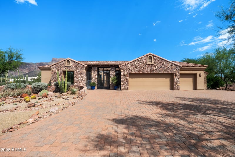 1135 S Broadway Ln, Gold Canyon, AZ 85119