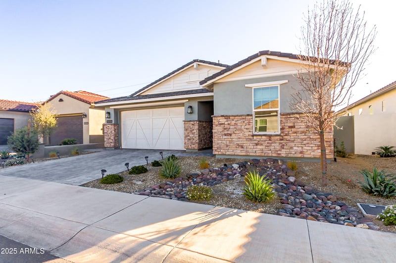 11353 Luckenbach St, Surprise, AZ 85388