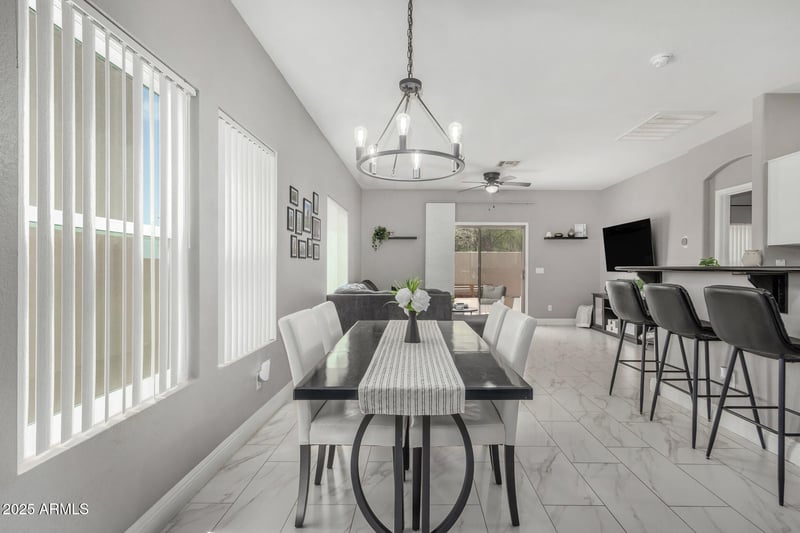1136 87th Pl, Mesa, AZ 85207