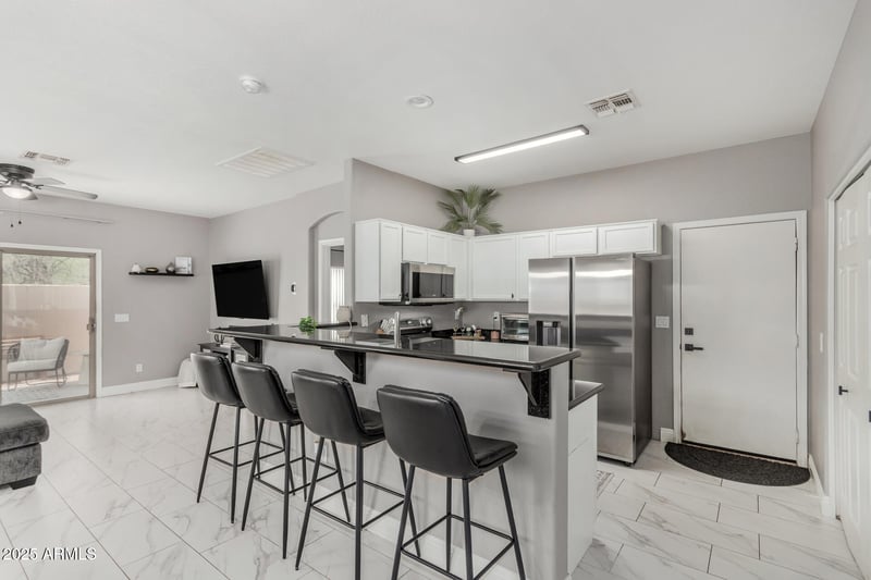 1136 87th Pl, Mesa, AZ 85207