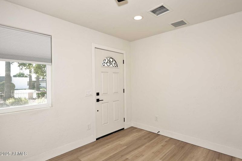 1136 E Eva St, Phoenix, AZ 85020