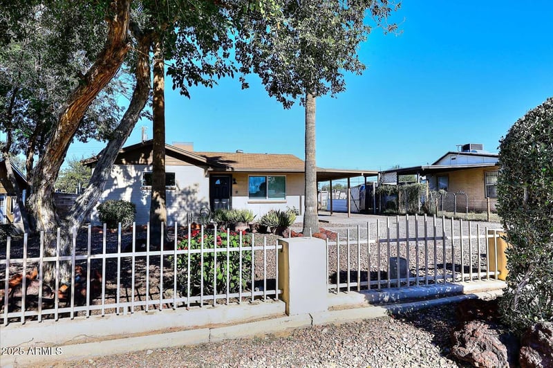 1136 Eva St, Phoenix, AZ 85020