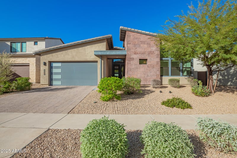 1136 La Mirada Dr, Phoenix, AZ 85042
