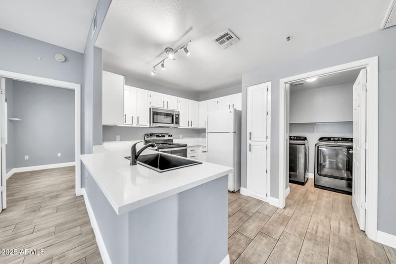 11375 E Sahuaro Dr #1008, Scottsdale, AZ 85259