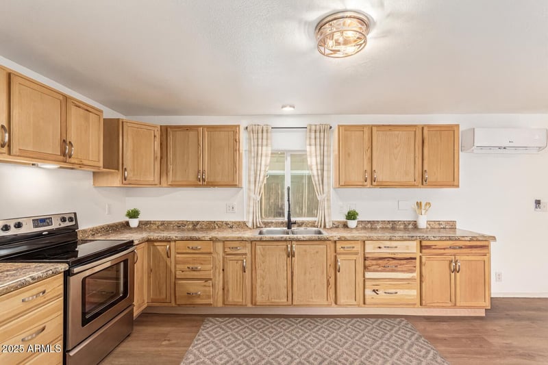 1138 76th Pl, Mesa, AZ 85208