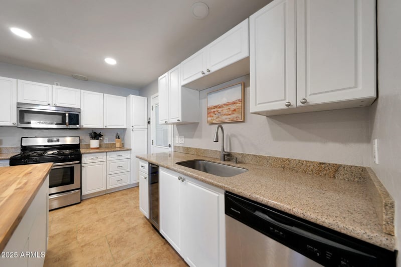 1138 Echo Ln, Phoenix, AZ 85020