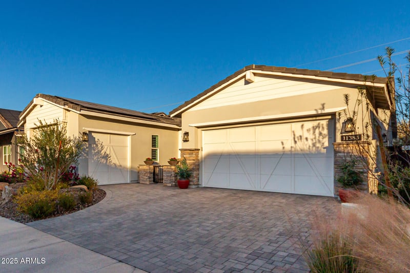 11385 Luckenbach St, Surprise, AZ 85388