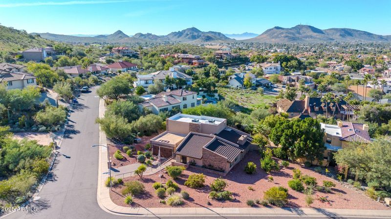 1139 E Coral Gables Dr, Phoenix, AZ 85022