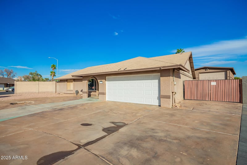 1139 Huber St, Mesa, AZ 85203
