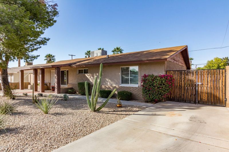 114 E Griswold Rd, Phoenix, AZ 85020