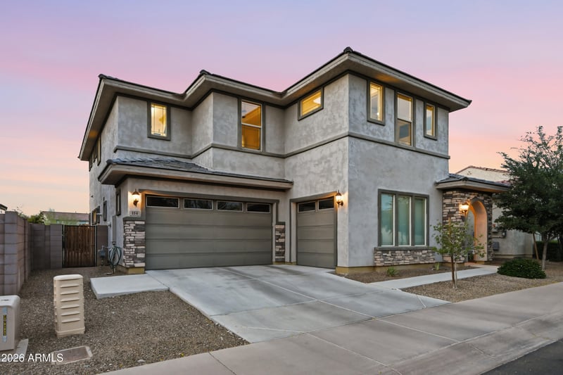 114 Pasaro Dr, Phoenix, AZ 85085
