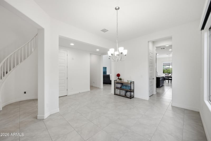 114 Pasaro Dr, Phoenix, AZ 85085