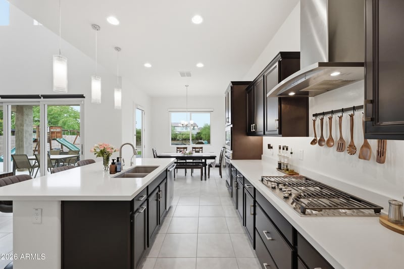 114 Pasaro Dr, Phoenix, AZ 85085
