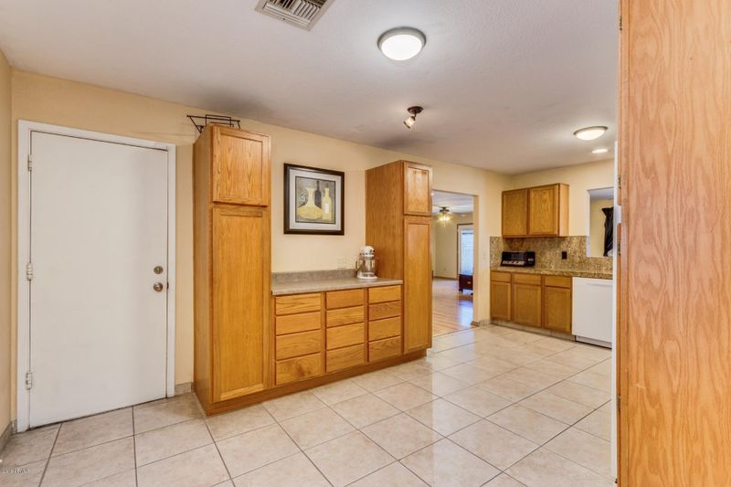 1140 W Dunbar Dr, Tempe, AZ 85282