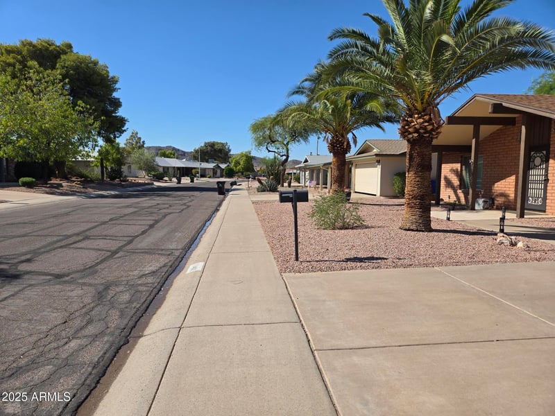 11401 Shoshoni Dr, Phoenix, AZ 85044