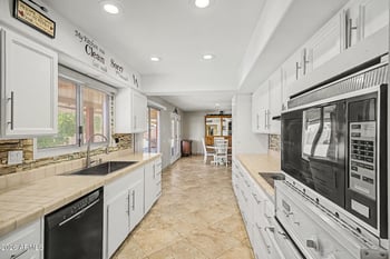 11407 Arbor Ct, Sun City, AZ 85351