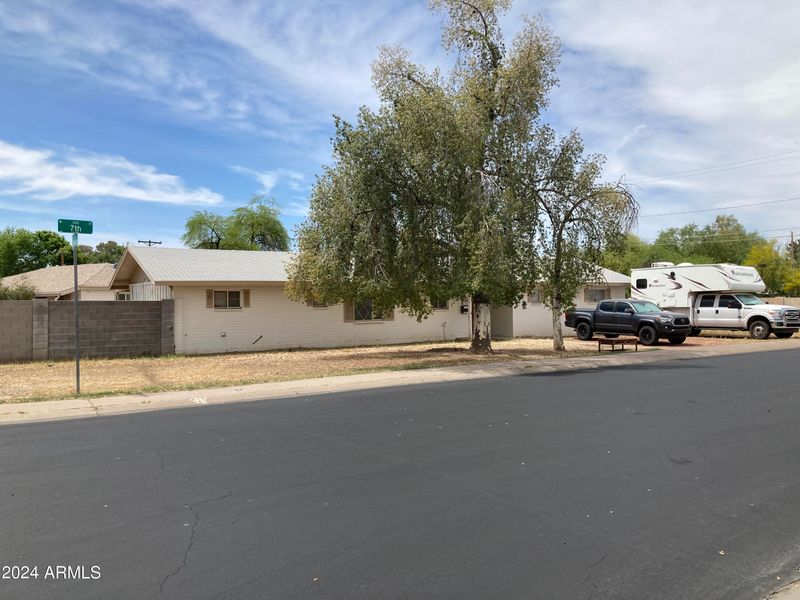 1141 W 7th St, Mesa, AZ 85201