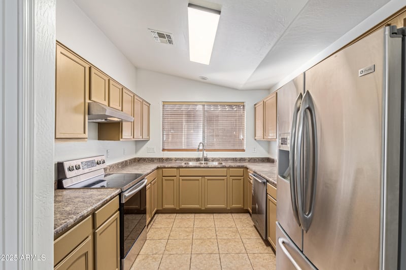 11413 Locust Ln, Avondale, AZ 85323