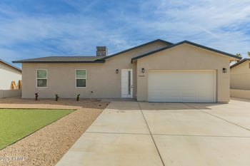 11415 58th Dr, Glendale, AZ 85304