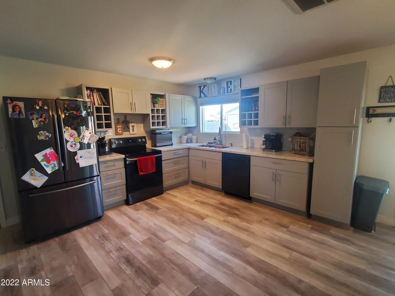 11418 N 57th Dr, Glendale, AZ 85304