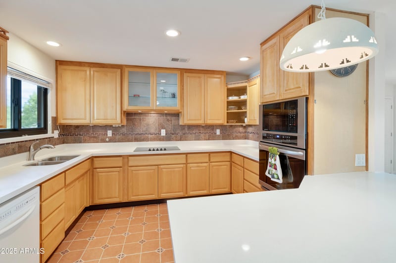 1142 81st Pl, Mesa, AZ 85208