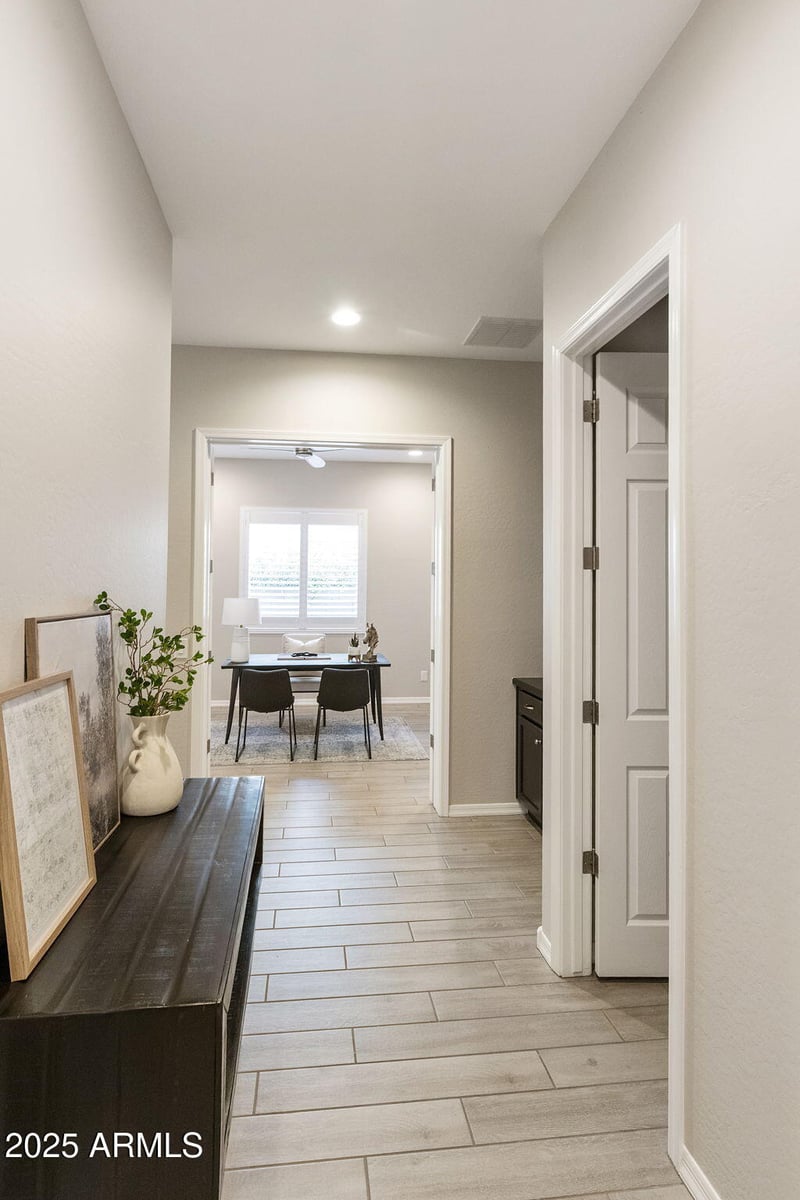 1142 Holland Park Dr, Gilbert, AZ 85297