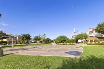 1142 Holland Park Dr, Gilbert, AZ 85297