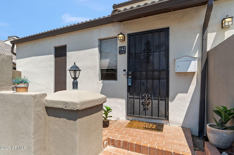 1142 Kaler Dr, Phoenix, AZ 85020