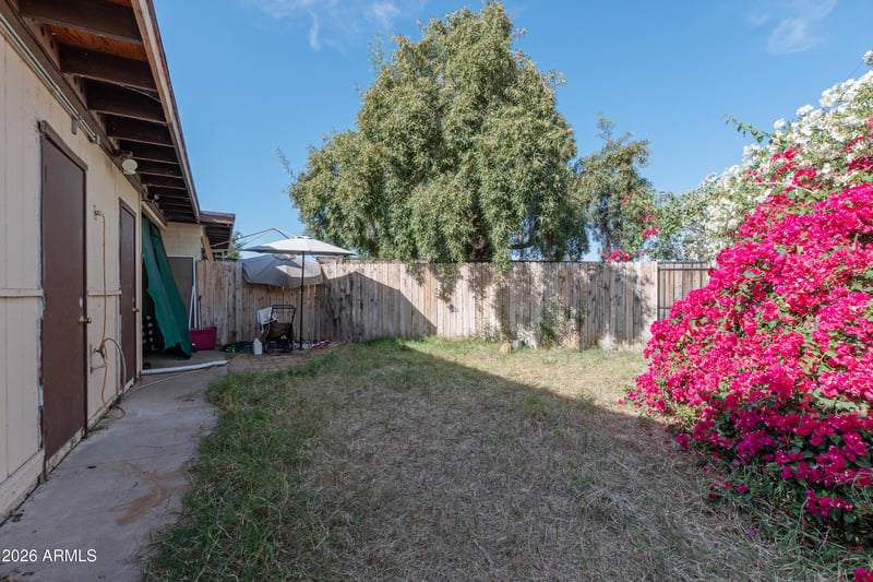 1142 N April Cir, Mesa, AZ 85203