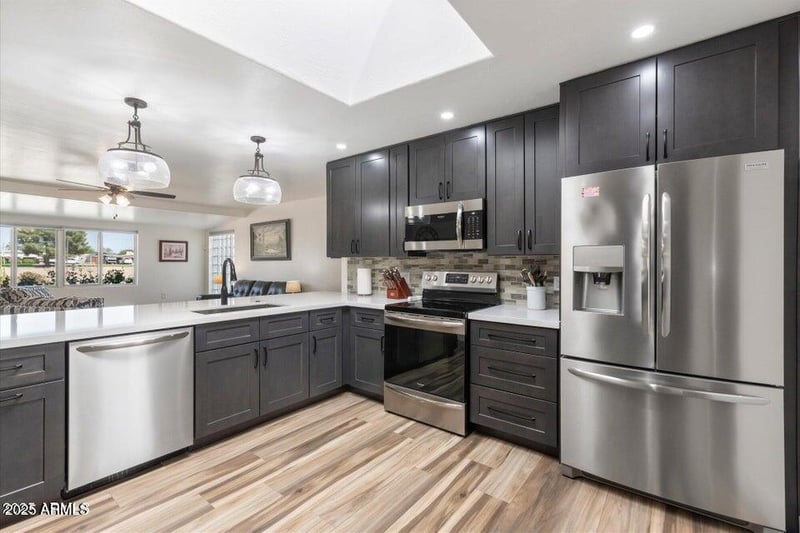 11421 Lakeshore Dr, Youngtown, AZ 85363