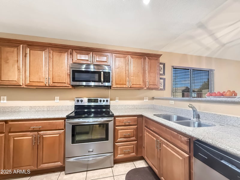 11422 Pinehollow Dr, Surprise, AZ 85378