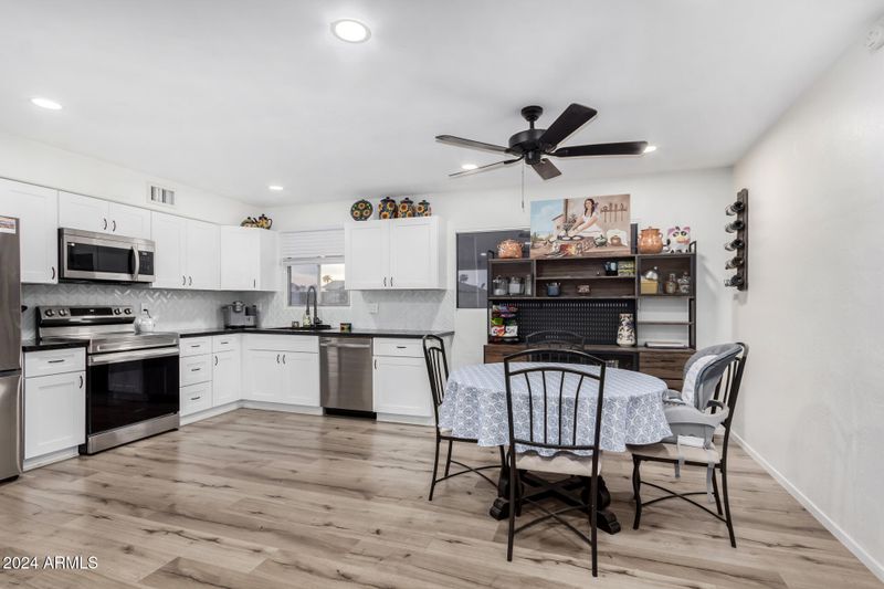 11428 N 57th Ln, Glendale, AZ 85304