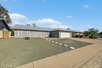 11429 S Pawnee Cir, Phoenix, AZ 85044