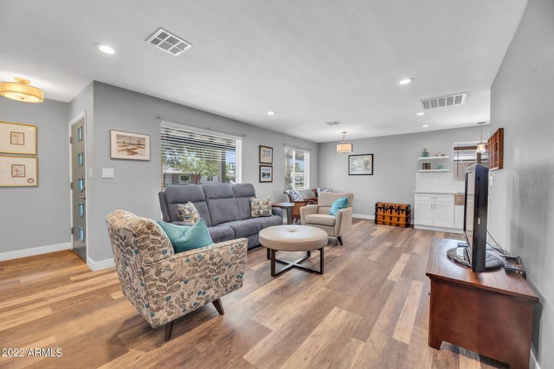 1144 E Palo Verde Dr, Phoenix, AZ 85014