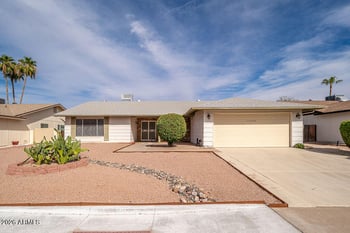 11445 Iroquois Dr, Phoenix, AZ 85044