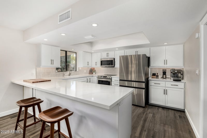 11449 Bancroft Dr, Phoenix, AZ 85028