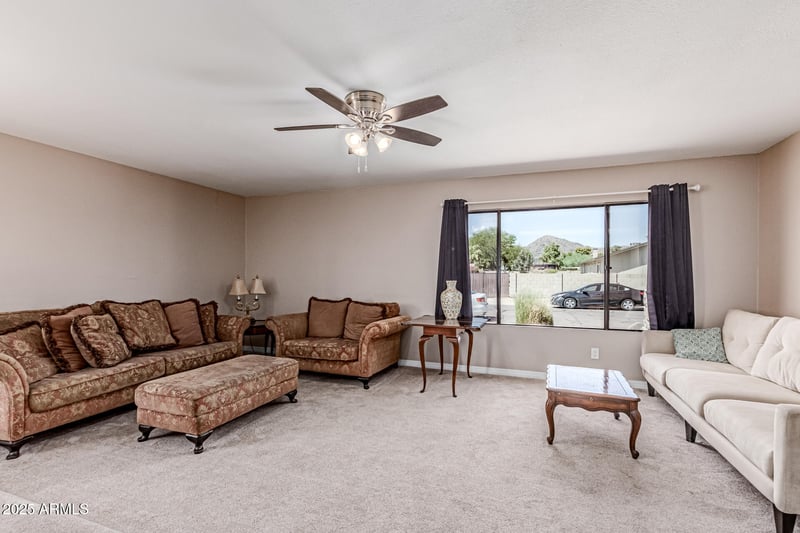 11449 Iroquois Dr, Phoenix, AZ 85044