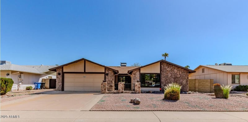 11449 Iroquois Dr, Phoenix, AZ 85044