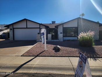 11449 Iroquois Dr, Phoenix, AZ 85044