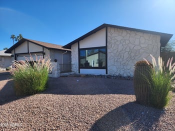 11449 Iroquois Dr, Phoenix, AZ 85044